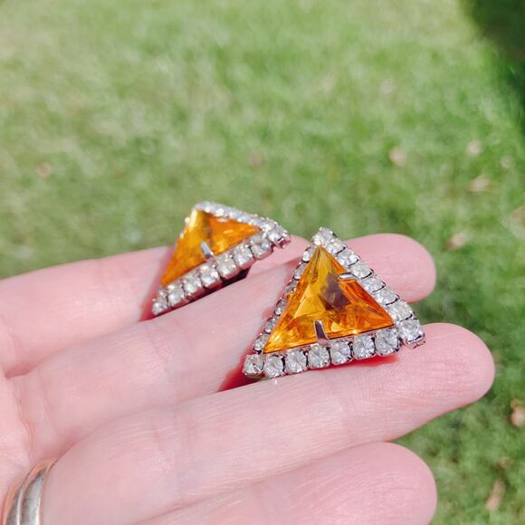 VTG Mid Century Mod Earrings Lucite Rhinestone Silver Tone Clip On Bold Sparkly - Picture 7 of 12